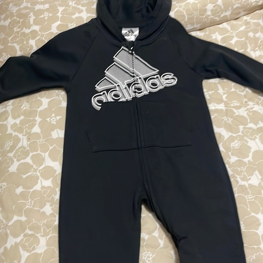 Black adida, Jompsuit for baby boy.size; 9months